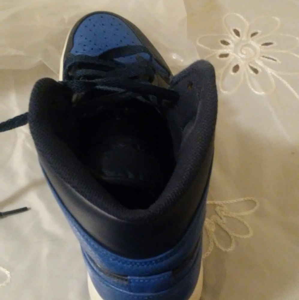 Air Jordan 1s royal blue
